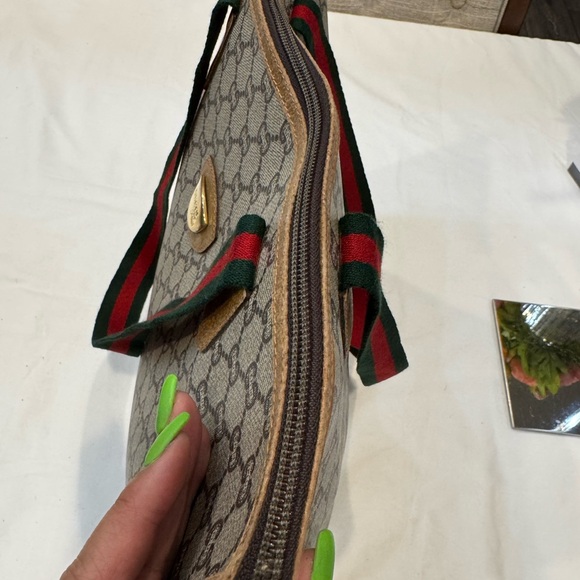 Authentic Gucci Plus Shoulder Bag with Iconic Sherry Line Design - Picture 11 of 12